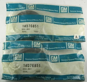 1972-1981 Chevrolet GMC 4WD NOS front axle shaft seal 376851 - Picture 1 of 2