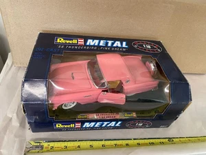 Revell METAL PINK DREAM 1956 Ford Thunderbird 1:18 scale car - Picture 1 of 8