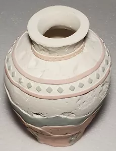 California JCPenney Southwestern Pastels Pottery Vase Textured Pueblo 3D Vtg - Picture 1 of 11