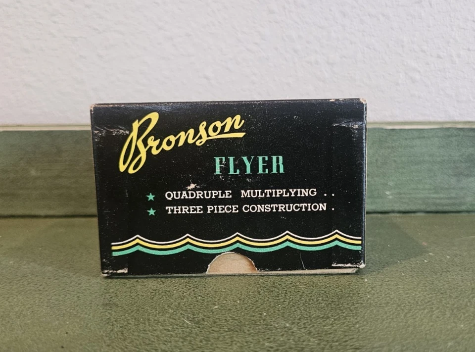 Carrete de fundición vintage Bronson Flyer Level Winding No. Michigan 2450 hecho en EE. UU. Foto 1 de 4