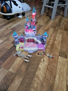 Figura blanca vintage Polly Pocket Disney Cenicienta tesoros ocultos castillo pájaro azul - Imagen 1 de 9