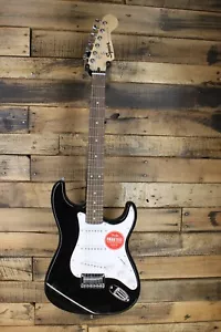 Squier Bullet Strat Stratocaster E-Gitarre - Schwarz #M235 - Bild 1 von 7