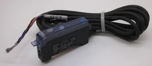 Keyence FS-T1P Fiber Optic Sensor Amplifier, Cable Type, PNP - Picture 1 of 6