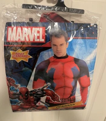 Marvel Deadpool Muscle Disfraz Camisa Adulto Talla Estándar Halloween Juegos con disfraces Foto 1 de 4