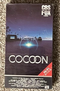 Cocoon (1986 VHS) CBS FOX Video White Watermarks Ron Howard BRAND NEW SEALED! - Foto 1 di 6