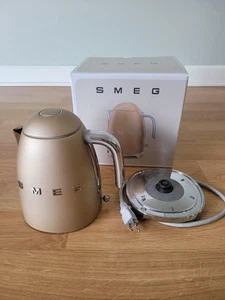 Hervidor de agua eléctrico SMEG estilo retro de 7 tazas mate Campagne años 50 - Imagen 1 de 7