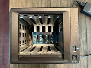 Synology DS418play (diskless - no hard drives) - 8Gb RAM - Photo 1/5