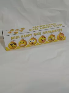 Juego de 6 mini adornos amarillos emoji de Navidad Happy Face - Imagen 1 de 2