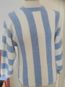 Blue and White stripe knit long sleeve knitted Size Medium - Picture 1 of 4