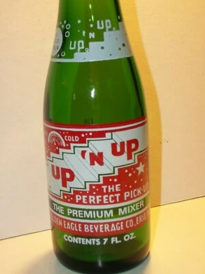 1947UP'n UP7 oz Botella de refresco verde ACL Mezclador Golden Eagle Beverage Erie, PA Nr Como Nueva Foto 1 de 4