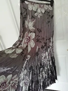 Long Tall Sally XS Altrosa Lila Grau Blumen Silky Feel Crinkle Maxirock - Bild 1 von 10