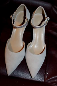ANN TAYLOR Women's size -5 M Beige SUEDE Leather Pump Heels Shoes NWOB - Picture 1 of 10
