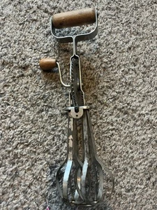 Vintage A&J Hand Mixer High Speed Mixer Beater Made in USA Wood Handle - Picture 1 of 4