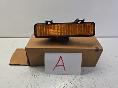 Luz de señal de estacionamiento para parachoques delantero ámbar derecha Chevry S-10/82-90 GMC S-15 1983-93 Foto 1 de 4