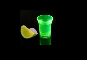 Econ Neon Green Polystyrene Shot Glasses CE 25ml - Case of 100 | Plastic Shots - Picture 1 of 2