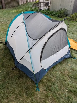 Tienda de campaña para mochileros REI Arete 2 ASL 4 estaciones estilo cabina 2P con huella Foto 1 de 4