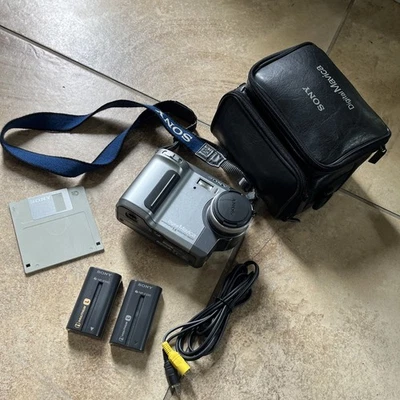 Sony Mavica MVC-FD90 1.6MP Digital Camera With 2 Battery  & Bag Disk - Image 1 of 4
