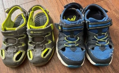 Lote 2 pares de zapatos Stride Rite Champions sandalias para niños pequeños zapatos informales talla 9-11 Foto 1 de 4