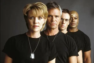 Stargate SG-1 Metal Poster Amanda Tapping Richard Dead Anderson 7x11 12x18 Photo - Picture 1 of 1