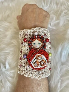 Handstrick 2 Liebe gehäkelt Armband Perlen russische Puppe Matrioshka Herzen näher - Bild 1 von 12