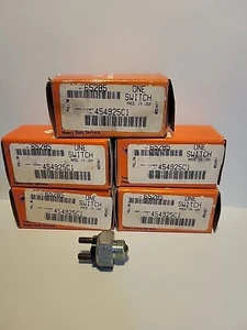 INTERNATIONAL NAVISTAR 454925C1 Brake Light Switch - Picture 1 of 4
