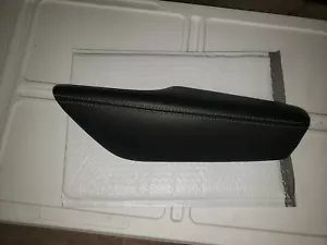 Jeep Cherokee 2015- 2018 Armrest Door Right Front - Picture 1 of 4