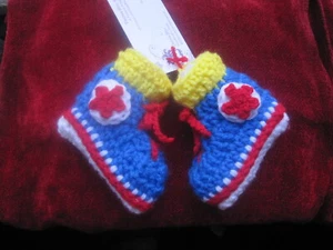 Baby Junge blaue Stiefeletten Stern Basketball gehäkelt Herbst Winter Dusche Geschenk 0-6 Monate  - Bild 1 von 4