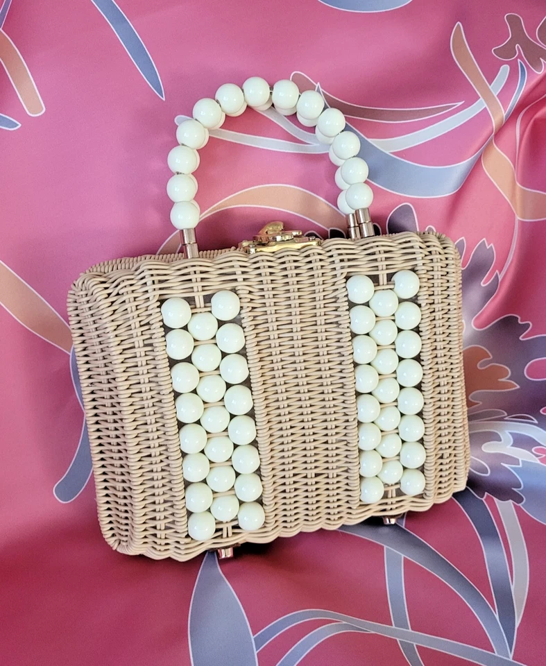 Cartera de mimbre dorada para niñas estilo vintage Sophia Petrillo bolso de ratán con cuentas Foto 1 de 4