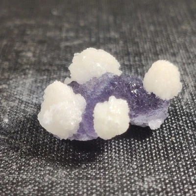 CRIS 40P LOT DE 8 PIECES FLUORITE VIOLETTE AVEC CALCITE FONTSANTE FILON SUD 3 - Photo 1/4