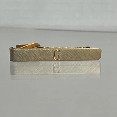 Letra "G" Monograma Tono Dorado Latón Corbata Clip Cucaracha Inicial Barra de Corbata Retro Foto 1 de 3