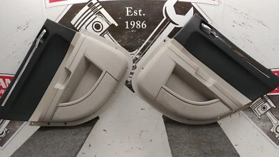 Chrysler 300 2006-2007 OEM paneles de moldura de puerta trasera 1AL171D1AF 1AL161D1AF Foto 1 de 4