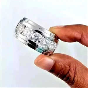 Alianza de boda redonda de diamantes creada en laboratorio de 5 piedras para hombre de oro blanco de 14 K - Imagen 1 de 1