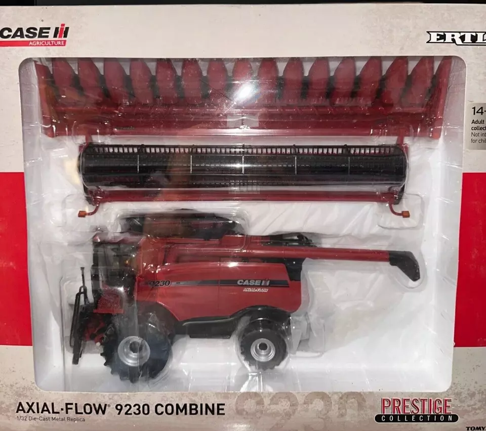 Ertl 1/32 Case IH 9230 Axial Flow Combine Ertl Prestige Collection #14862 #260 - Image 1 of 1