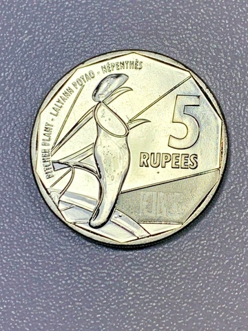 2016 Seychelles 5 Rupees BU Coin-Turtle in Coat of Arms, Pitcher Plant Cover