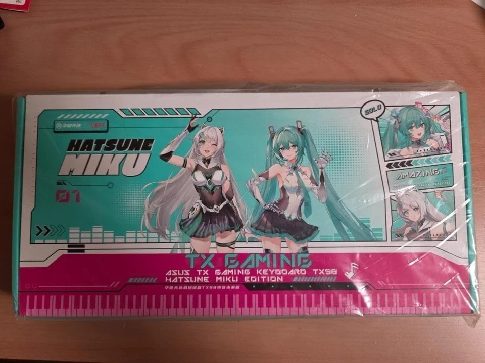 Hatsune Miku Collaboration Keyboard Red Axis ASUS - Image 1 of 4