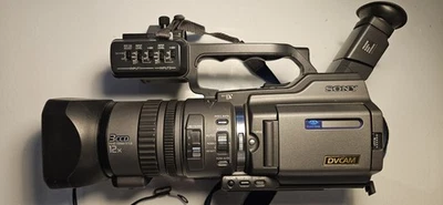 Sony DSR-PD150P 3CCD DVCAM Camcorder Video Camera (FAULTY) - Image 1 of 4