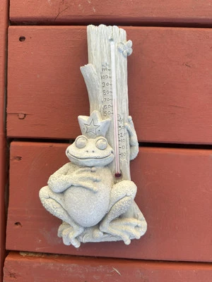 Retired 2000 Carruth Studios 10” Frog Prince on Log Thermometer Plaque Signed RG - Изображение 1 из 3