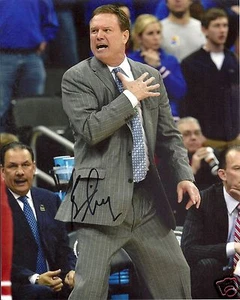 FOTO 8X10 FIRMADA POR Bill Self Kansas Jayhawks con certificado de autenticidad #1 - Imagen 1 de 1