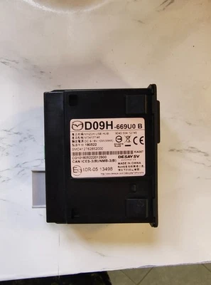 Hub USB D09H-669U0 Mazda CX-5 2018 Foto 1 de 3
