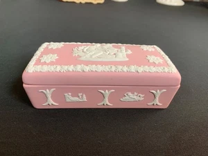 Vintage PINK Wedgwood Jasperware rectangle Trinket Pot - Picture 1 of 8