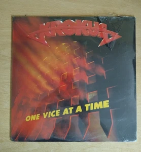 Krokus – One Vice At A Time Italy 1982 LP Album SIGILLATO - Imagen 1 de 2