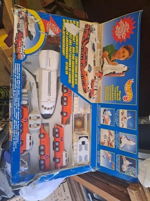 Hot Wheels- Mattel, Space Shuttle Trasporter - Immagine 1 di 2