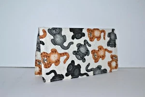 Scheckbuchhülle Halter mit Schutz Durchschreibeplatte/Gutscheinhalter Silly Kitty - Bild 1 von 3