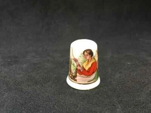 Vintage Munro Fine Bone China Thimble ~ England ~ Woman Spinning - Picture 1 of 7