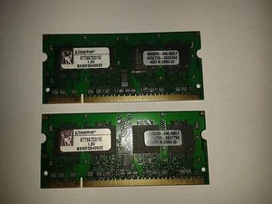 2 módulos de memoria DDR2 de 200 pines Kingston KTT667D2/1G 1 GB SO DIMM - Imagen 1 de 1