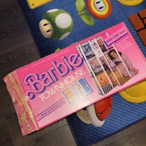 Mattel Barbie 1975 vintage casa adosada de 3 pisos con ascensor # 7825 en caja original - Imagen 1 de 5