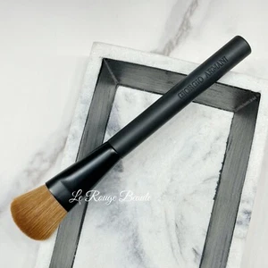 Giorgio Armani 13 Blender Brush - Foundation Cream Blush Contour New - Picture 1 of 3