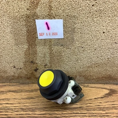 Pulsador Westinghouse AMARILLO con bloque de contacto modelo B PB1B USADO Foto 1 de 4