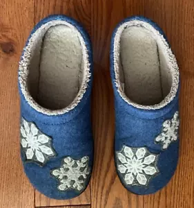 LL BEAN WOMENS DAYBREAK SCUFF MOTIF SNOWFLAKES SIZE 6M - Picture 1 of 2