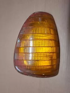 MERCEDES BENZ TURN INDICATOR FRONT RIGHT 1238690220 W123 200 230 - Picture 1 of 9